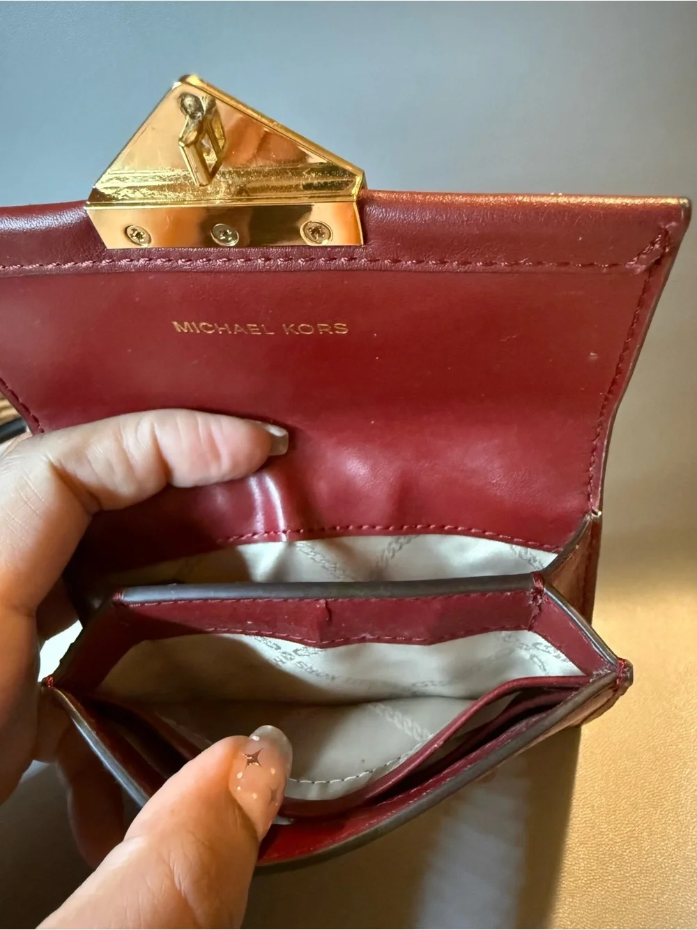 Michael Kors Burgundy Leather Tri-Fold Wallet Gold Turn Lock Coin Pocket 🖤